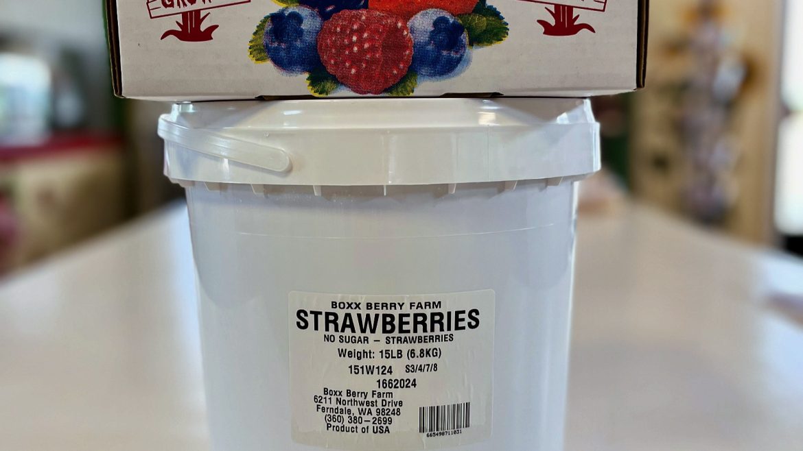 Nonsugared Sliced Strawberry Pails