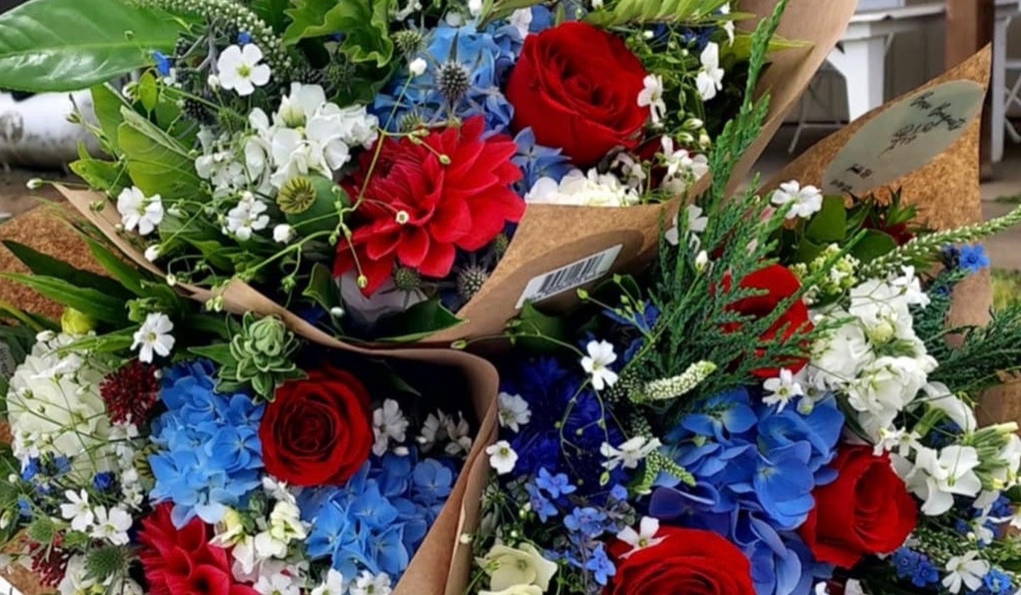 4th of July Flower Bouquets – 7/3/2024